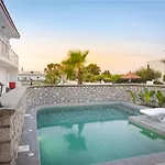 Апартаменты Paradise Garden *